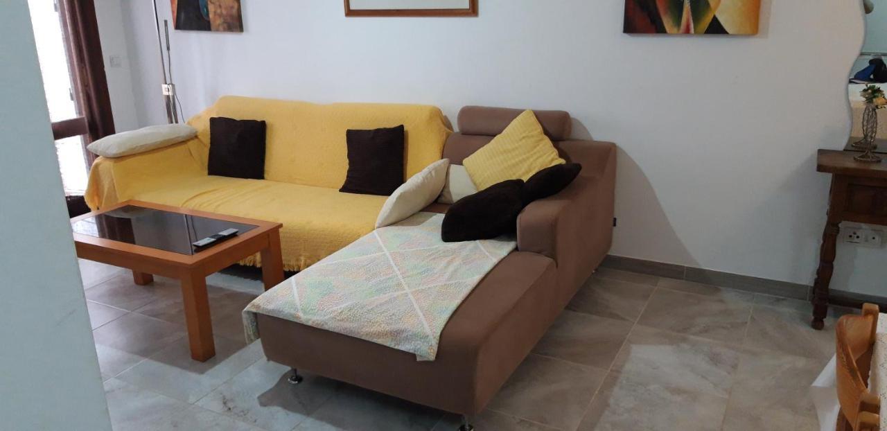 Victoria Apartment Естепона Екстериор снимка