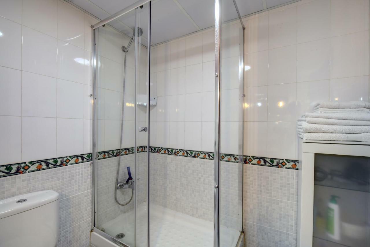 Victoria Apartment Естепона Екстериор снимка